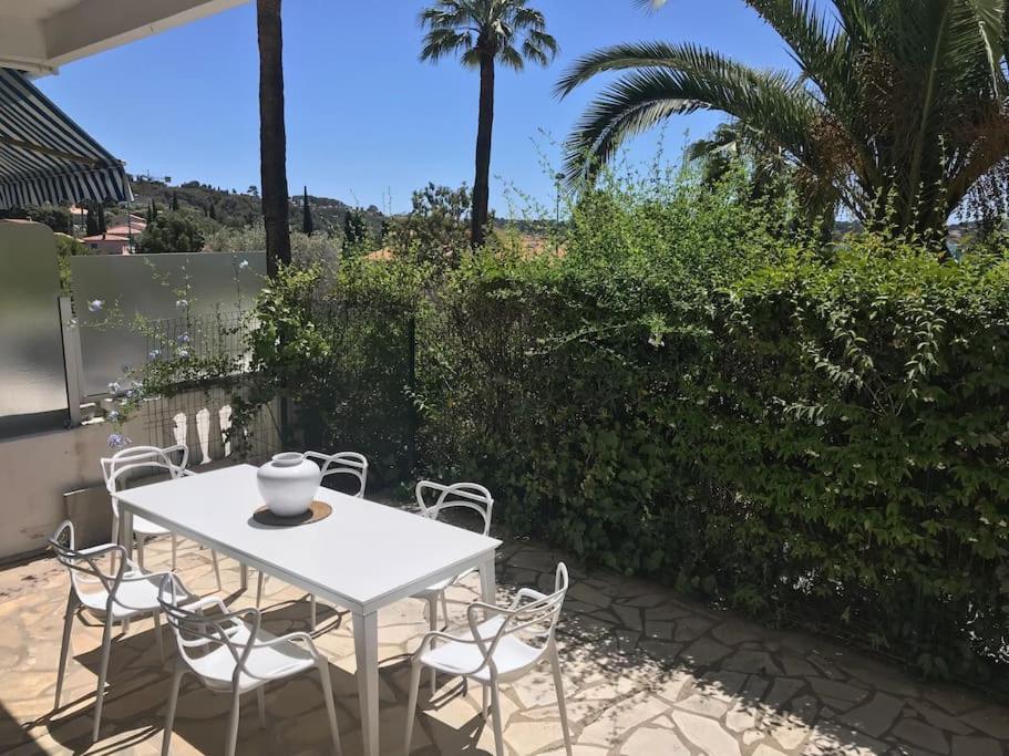 Bandol Roc Beach Vue Mer Grand T3 Face A La Plage Avec Parking Eksteriør bilde