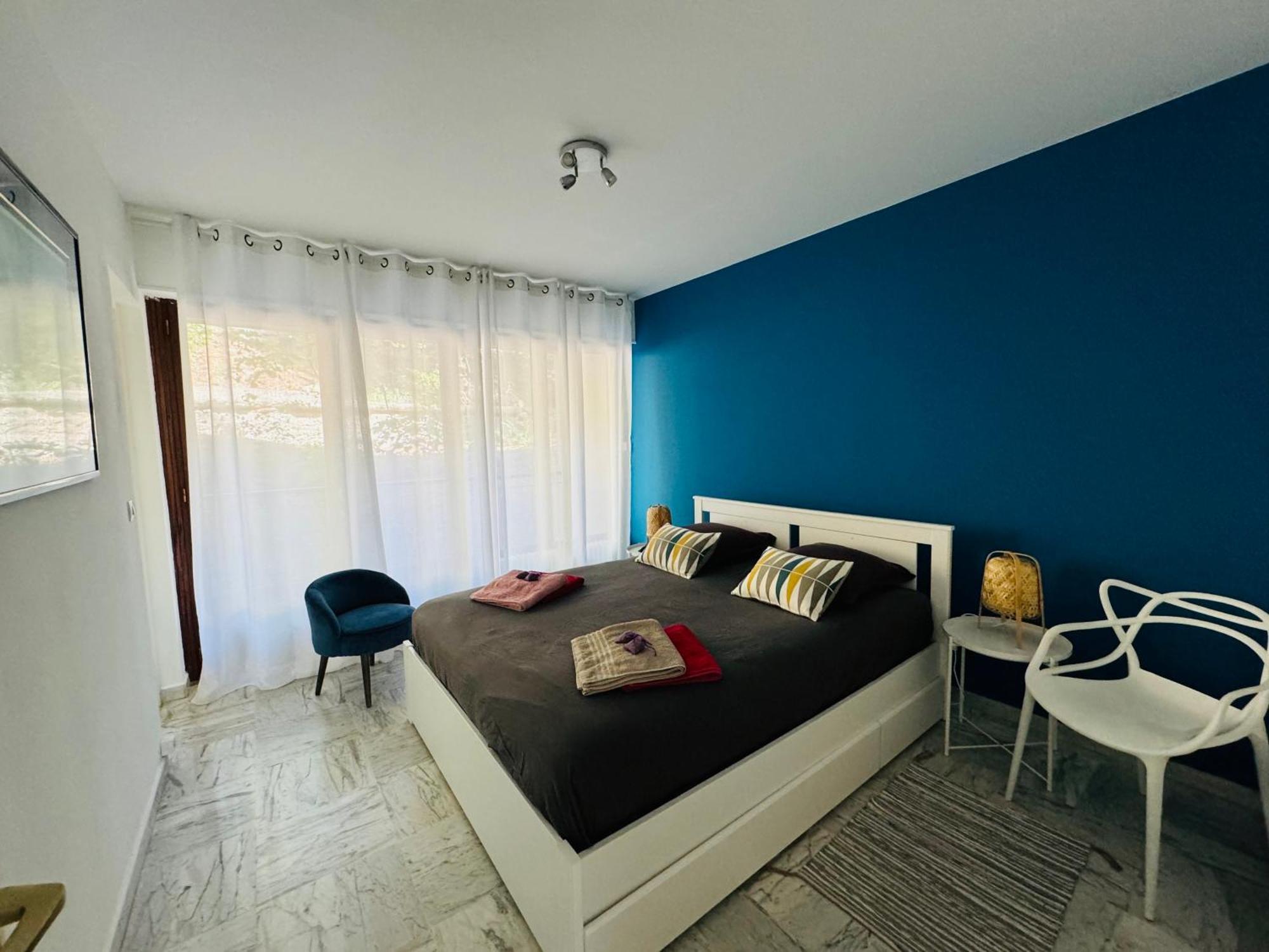 Bandol Roc Beach Vue Mer Grand T3 Face A La Plage Avec Parking Eksteriør bilde